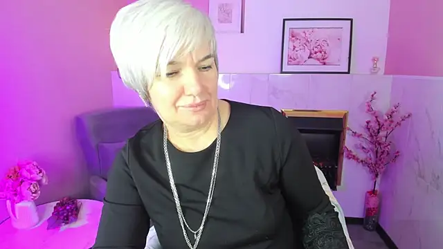 Snapshot of CarmenSoft chatting on October 18, 2025, 8:53 pm CarmenSoft online show from October 18, 2025, 8:53 pm