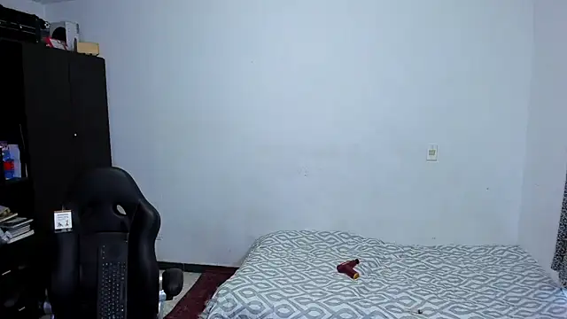 ares sexxx online show from April 14, 2026, 11:49 am