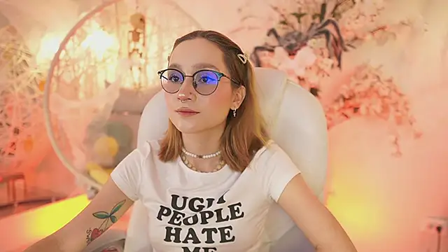 DalahiaRush online show from October 2, 2025, 6:59 pm