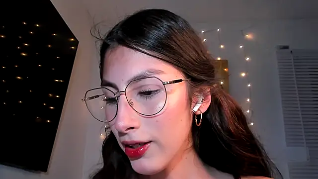 valeria gonzales  online show from January 8, 2025, 12:28 am