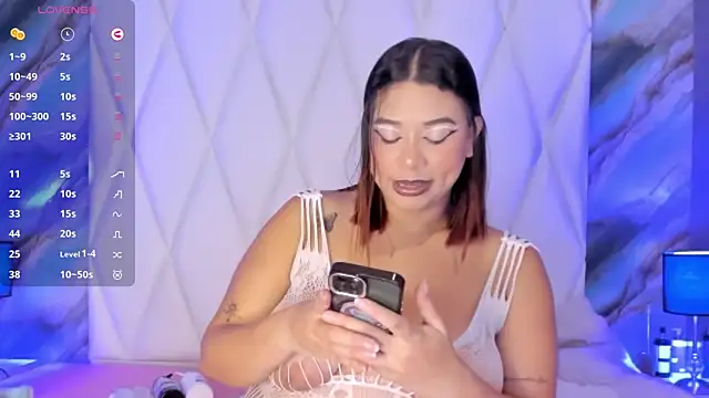 DanniaMonroee online show from May 26, 2026, 12:12 pm