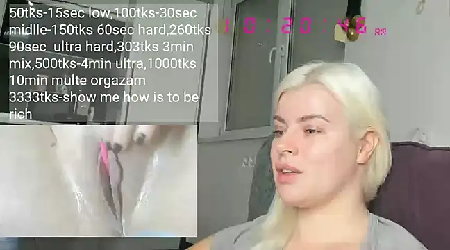 Snapshot of queenofthenighttt chatting on December 22, 2024, 9:22 am queenofthenighttt online show from December 22, 2024, 9:22 am