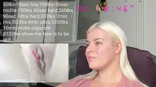 Snapshot of queenofthenighttt chatting on December 25, 2024, 1:19 pm queenofthenighttt online show from December 25, 2024, 1:19 pm