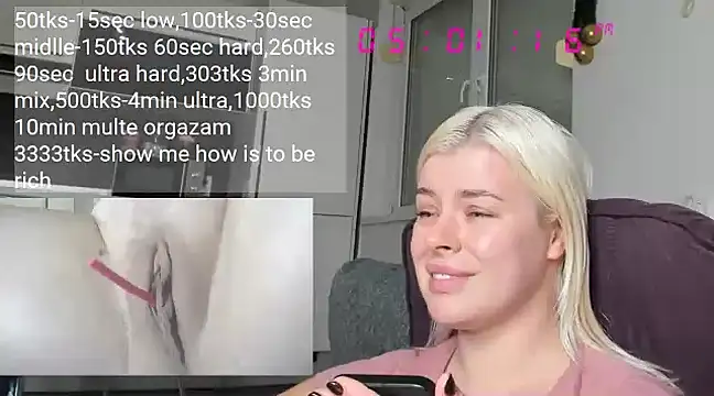 Snapshot of queenofthenighttt chatting on December 28, 2024, 4:41 pm queenofthenighttt online show from December 28, 2024, 4:41 pm