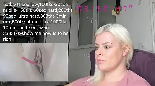 Snapshot of queenofthenighttt chatting on December 30, 2024, 2:51 pm queenofthenighttt online show from December 30, 2024, 2:51 pm