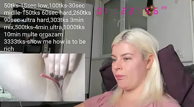 Snapshot of queenofthenighttt chatting on January 2, 2025, 12:24 pm queenofthenighttt online show from January 2, 2025, 12:24 pm