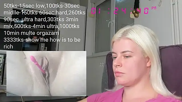 Snapshot of queenofthenighttt chatting on February 1, 2025, 12:26 pm queenofthenighttt online show from February 1, 2025, 12:26 pm