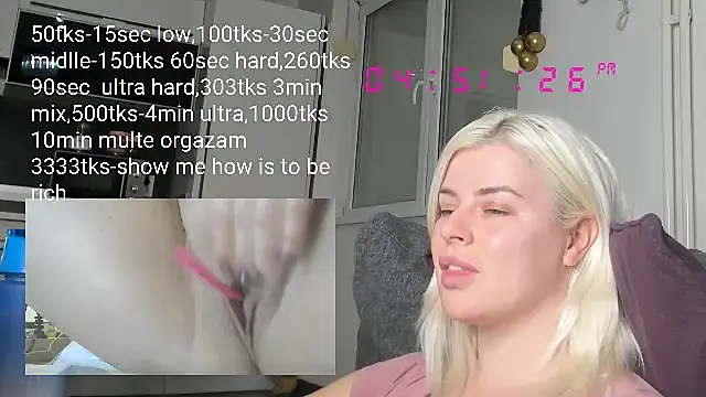 Snapshot of queenofthenighttt chatting on February 6, 2025, 3:52 pm queenofthenighttt online show from February 6, 2025, 3:52 pm