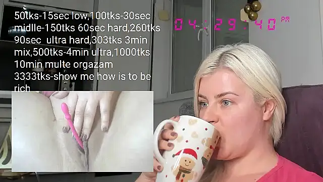 Snapshot of queenofthenighttt chatting on February 8, 2025, 3:31 pm queenofthenighttt online show from February 8, 2025, 3:31 pm