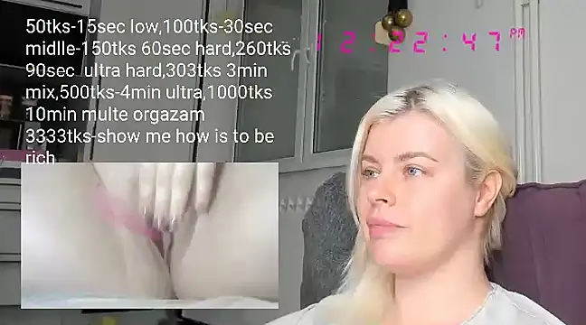 Snapshot of queenofthenighttt chatting on February 22, 2025, 11:24 am queenofthenighttt online show from February 22, 2025, 11:24 am