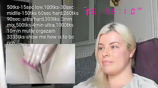 Snapshot of queenofthenighttt chatting on February 22, 2025, 5:35 pm queenofthenighttt online show from February 22, 2025, 5:35 pm