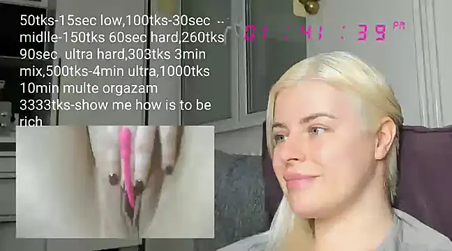 Snapshot of queenofthenighttt chatting on February 28, 2025, 12:42 pm queenofthenighttt online show from February 28, 2025, 12:42 pm