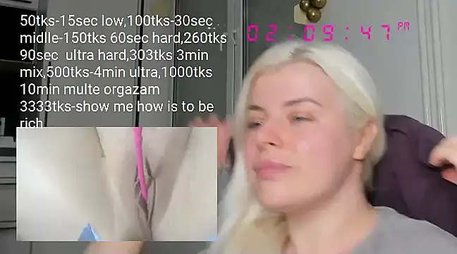 Snapshot of queenofthenighttt chatting on March 10, 2025, 1:10 pm queenofthenighttt online show from March 10, 2025, 1:10 pm