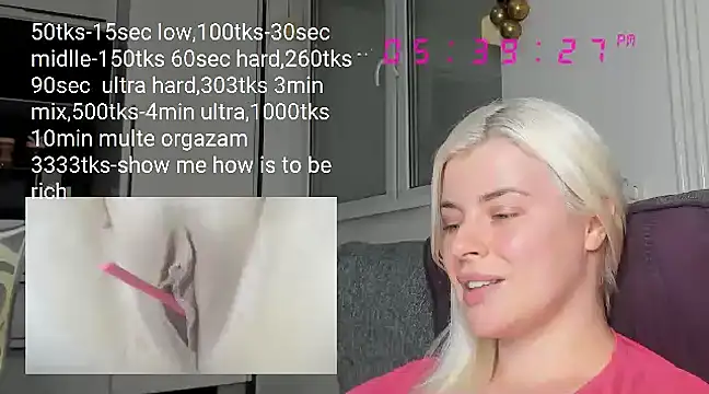 Snapshot of queenofthenighttt chatting on March 14, 2025, 4:40 pm queenofthenighttt online show from March 14, 2025, 4:40 pm