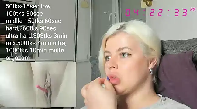 Snapshot of queenofthenighttt chatting on March 21, 2025, 3:24 pm queenofthenighttt online show from March 21, 2025, 3:24 pm