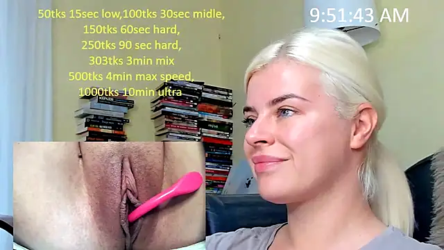 Snapshot of queenofthenighttt chatting on November 30, 2025, 8:51 am queenofthenighttt online show from November 30, 2025, 8:51 am