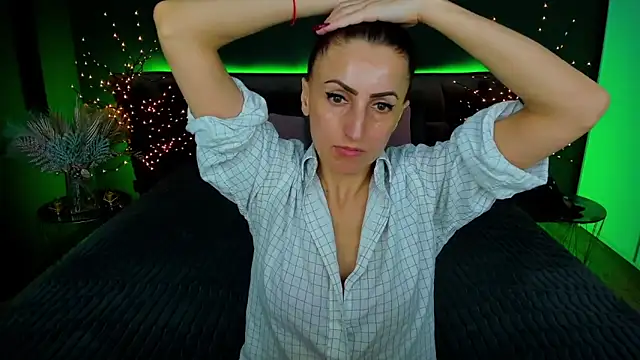 Rebecca Diamond online show from January 29, 2025, 9:44 am