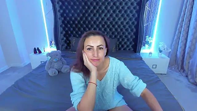 Rebecca Diamond online show from November 2, 2025, 6:16 am