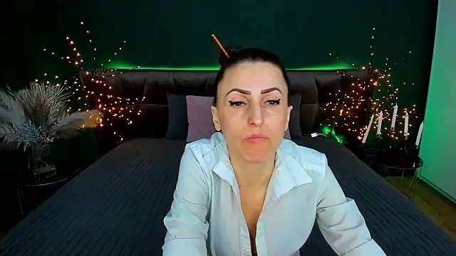 Rebecca Diamond online show from March 2, 2026, 7:26 am