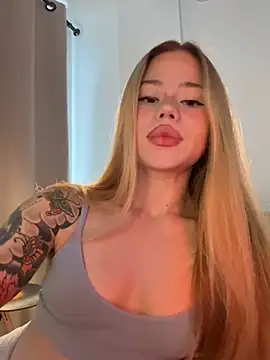 curchez  online show from January 13, 2026, 8:14 pm