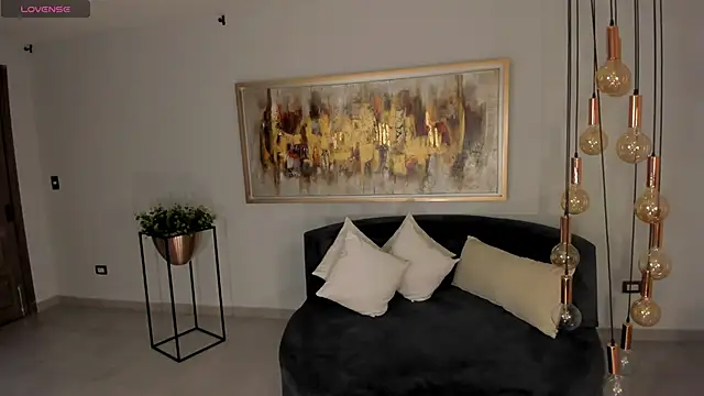 Snapshot of AbellaCroft chatting on November 17, 2025, 1:06 pm AbellaCroft online show from November 17, 2025, 1:06 pm