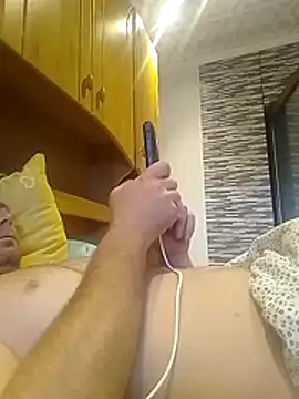 Rolandxxxr online show from November 3, 2025, 1:23 pm