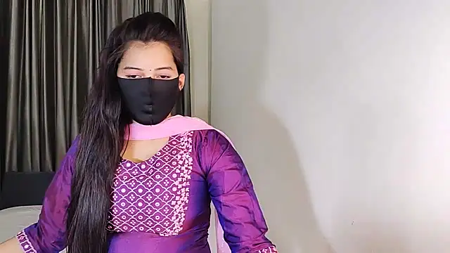 YourLovelyQueen online show from January 16, 2025, 5:12 pm
