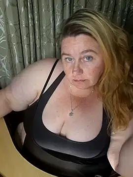 Snapshot of Iceprincess2bad4u chatting on October 15, 2025, 6:41 pm Iceprincess2bad4u online show from October 15, 2025, 6:41 pm