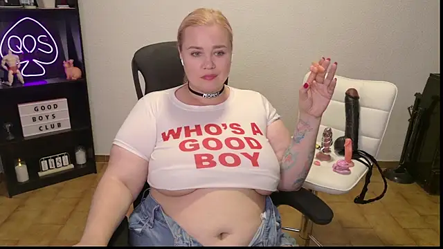 Snapshot of MargotGrey chatting on June 16, 2026, 11:57 am MargotGrey online show from June 16, 2026, 11:57 am