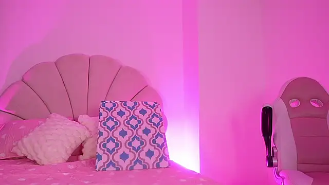 mssburbuja online show from October 28, 2025, 3:21 am