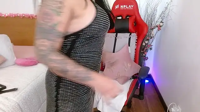 Snapshot of lucy_luu_ chatting on December 31, 2024, 3:20 pm lucy luu online show from December 31, 2024, 3:20 pm