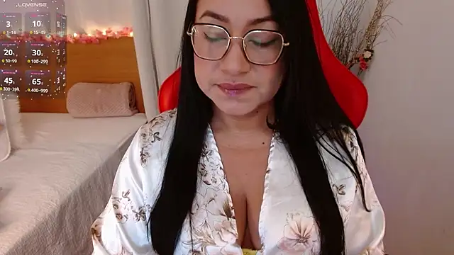 Snapshot of lucy_luu_ chatting on February 27, 2025, 9:58 pm lucy luu online show from February 27, 2025, 9:58 pm