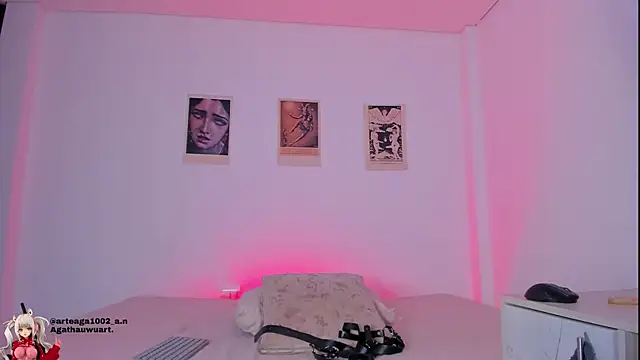 Moonlight1002 online show from November 13, 2025, 4:55 am