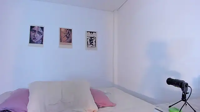 Moonlight1002 online show from February 28, 2026, 2:23 am