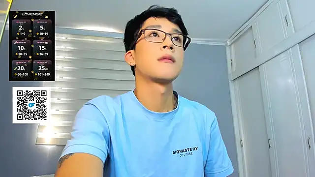 Snapshot of tom_Howard chatting on September 23, 2025, 2:42 pm tom Howard online show from September 23, 2025, 2:42 pm