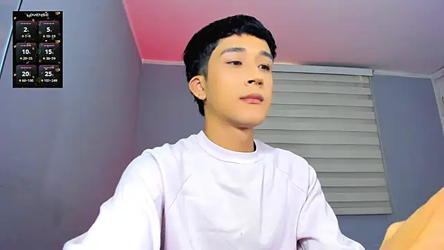 Snapshot of tom_Howard chatting on November 6, 2025, 8:54 pm tom Howard online show from November 6, 2025, 8:54 pm