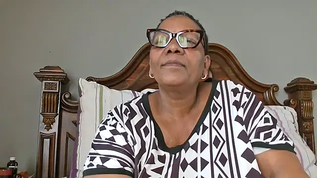 Snapshot of SEXYBOOBSNASS chatting on November 19, 2025, 5:18 am SEXYBOOBSNASS online show from November 19, 2025, 5:18 am