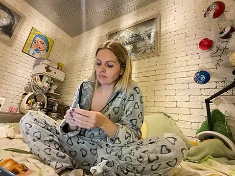 Angel girllovemy online show from January 4, 2025, 3:17 pm