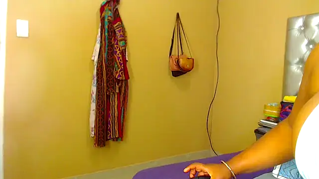 Snapshot of missboobsxx chatting on November 11, 2025, 8:20 pm missboobsxx online show from November 11, 2025, 8:20 pm