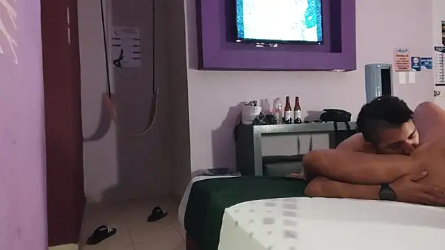 paolaluna03 online show from February 28, 2025, 4:10 pm