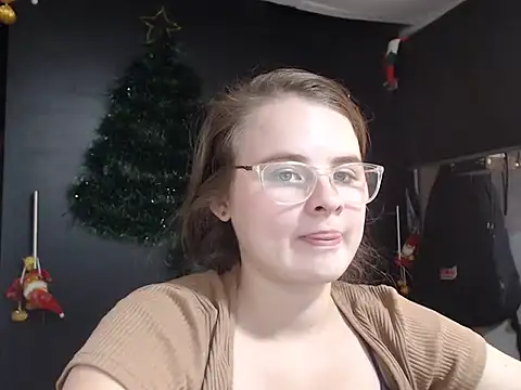 Snapshot of HellenMiyer1111 chatting on December 13, 2024, 6:59 pm HellenMiyer1111 online show from December 13, 2024, 6:59 pm