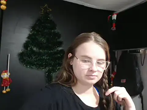Snapshot of HellenMiyer1111 chatting on December 21, 2024, 7:16 pm HellenMiyer1111 online show from December 21, 2024, 7:16 pm