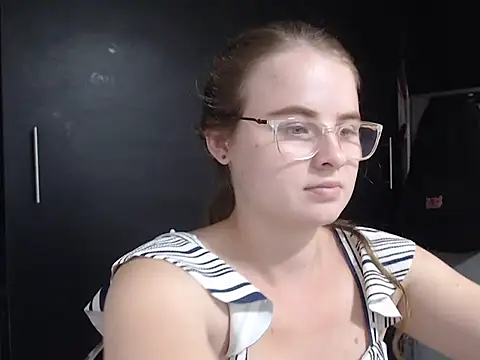 Snapshot of HellenMiyer1111 chatting on January 3, 2025, 8:22 pm HellenMiyer1111 online show from January 3, 2025, 8:22 pm