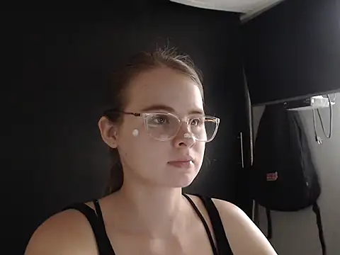 Snapshot of HellenMiyer1111 chatting on January 19, 2025, 7:47 pm HellenMiyer1111 online show from January 19, 2025, 7:47 pm