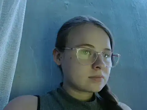 Snapshot of HellenMiyer1111 chatting on January 24, 2025, 2:18 am HellenMiyer1111 online show from January 24, 2025, 2:18 am