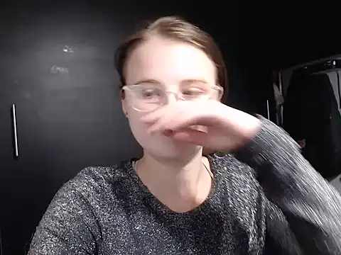 Snapshot of HellenMiyer1111 chatting on February 14, 2025, 1:45 am HellenMiyer1111 online show from February 14, 2025, 1:45 am