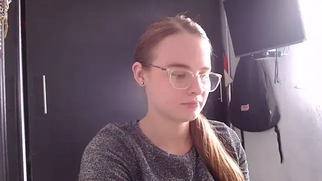 Snapshot of HellenMiyer1111 chatting on February 14, 2025, 8:59 pm HellenMiyer1111 online show from February 14, 2025, 8:59 pm