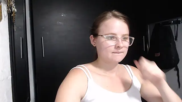Snapshot of HellenMiyer1111 chatting on February 16, 2025, 11:16 pm HellenMiyer1111 online show from February 16, 2025, 11:16 pm