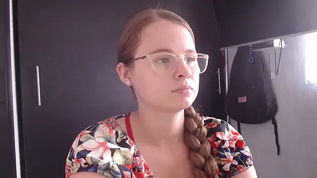 Snapshot of HellenMiyer1111 chatting on February 20, 2025, 7:19 pm HellenMiyer1111 online show from February 20, 2025, 7:19 pm
