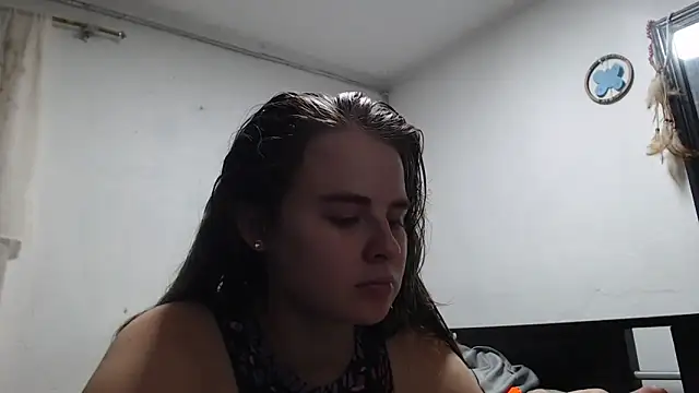 Snapshot of HellenMiyer1111 chatting on September 18, 2025, 5:04 pm HellenMiyer1111 online show from September 18, 2025, 5:04 pm